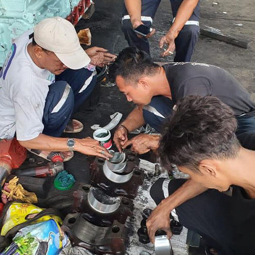 Perbaikan Mesin dan Generator Kapal (10) Perbaikan Mesin dan Generator Kapal (10)