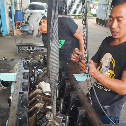 Perbaikan Mesin dan Generator Kapal (3) Perbaikan Mesin dan Generator Kapal (3)