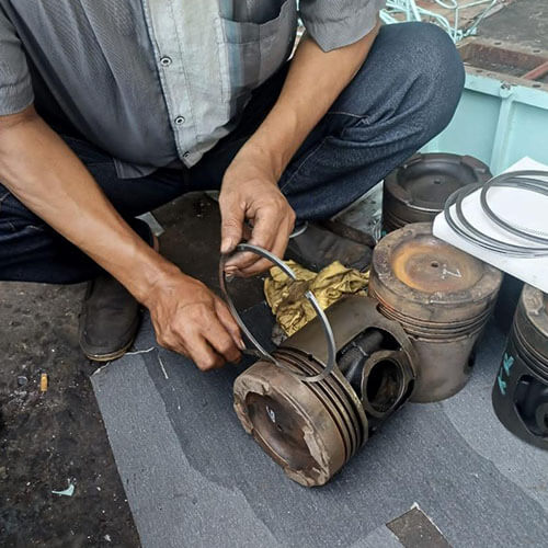 Perbaikan Mesin dan Generator Kapal (6) Perbaikan Mesin dan Generator Kapal (6)